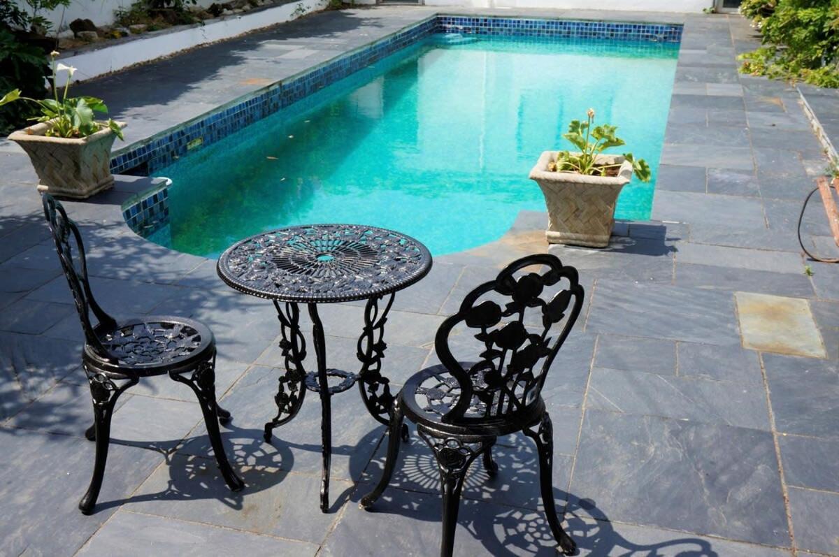 Spacious Town House With Swimming Pool Πλίμουθ Εξωτερικό φωτογραφία